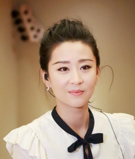 2013年,罗晋拿20万给苗圃父亲治疗,对方却嫁给了大21岁百亿富豪