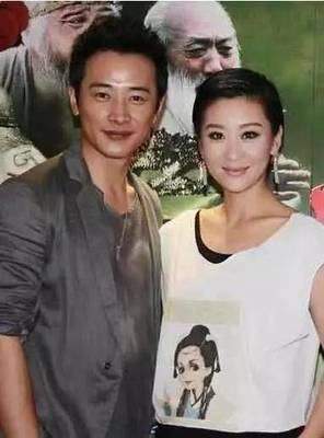 演员苗圃近照,嫁60岁富豪钱多花不完,龙凤胎儿女的模样很意外!